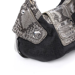 Guess Handtasche Y2K Schwarz Silber Damen Kunstleder – Nahaufnahme-2