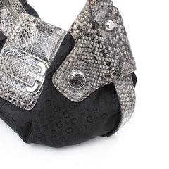 Guess Handtasche Y2K Schwarz Silber Damen Kunstleder – Nahaufnahme-3