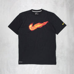 Nike Vintage Solo Swoosh Feuer T - Shirt - Farbe: Black - Größe: M - VintageR2