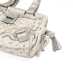 Guess Handtasche Y2K Silber Gold Damen Baumwolle PVC – Nahaufnahme-3