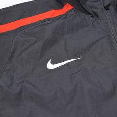 Nike Trackjacket Fußballverein Schwarz Rot Herren Polyester – Nahaufnahme-1